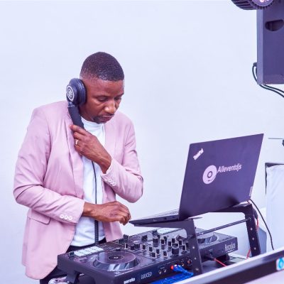 Professional Sound System Digital Lighting Rig Fog Machine Cold Sparklers LED Screens Professional Mcs Live Entertainment Professional DJs Bulawayo (21)